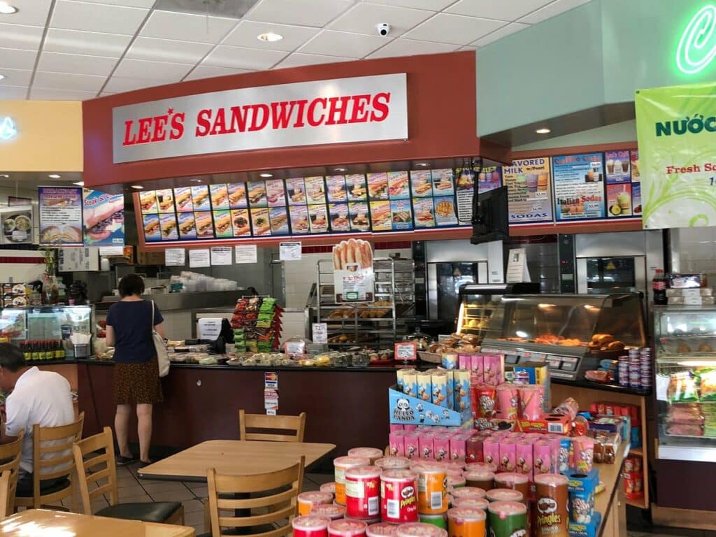Lee's Sandwiches Outlet