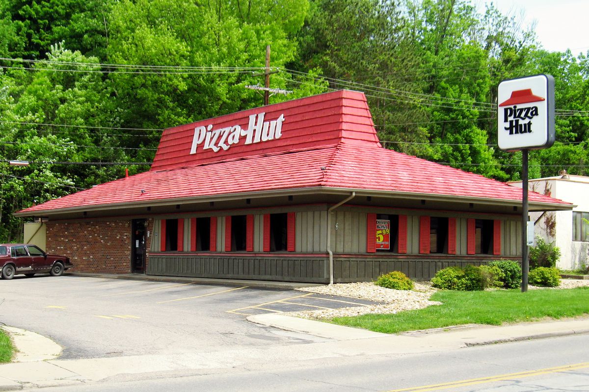 Pizza Hut Outlet
