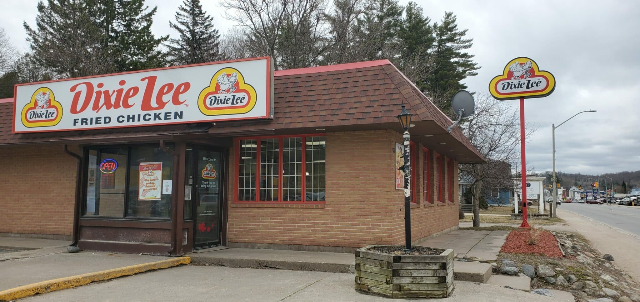 Dixie Lee Fried Chicken outlet