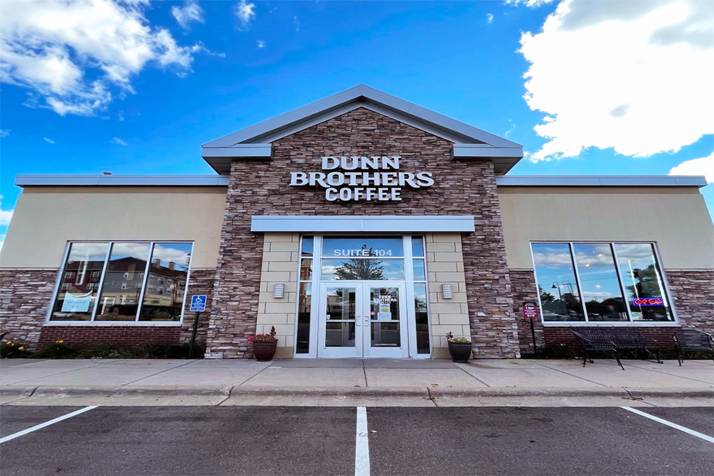 Dunn Brothers Coffee Outlet