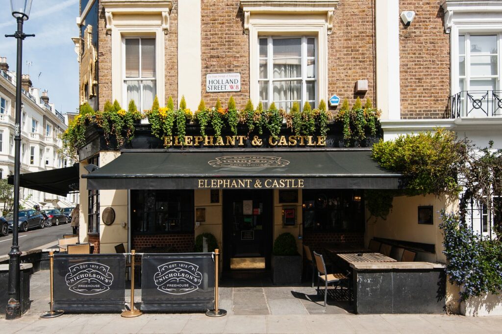 Elephant & Castle Pub And Restaurant 1