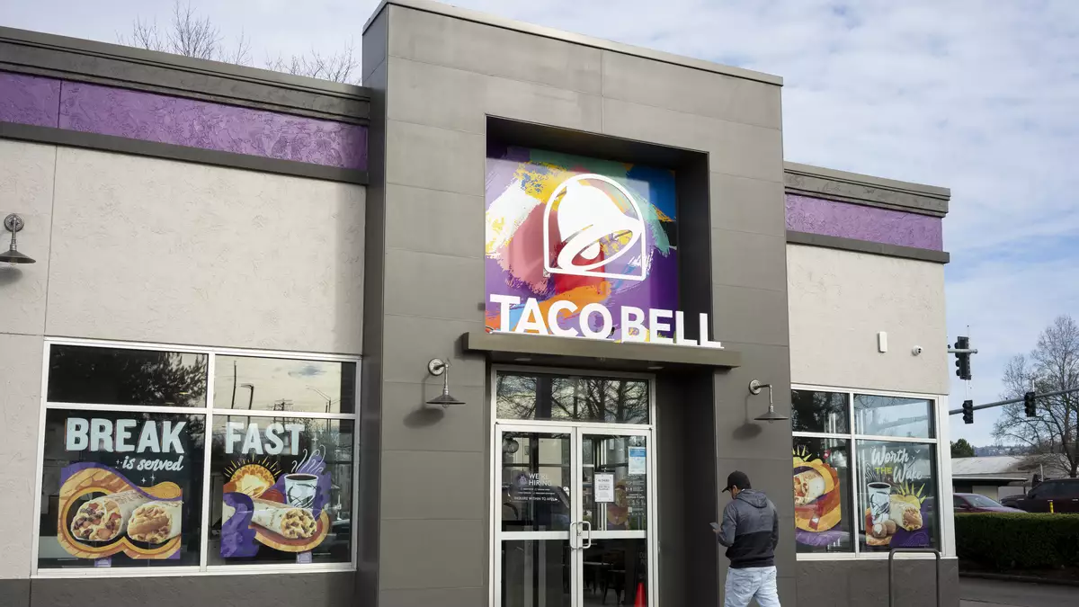 Taco Bell Is Launching A Birria Taco For The First Time Ever