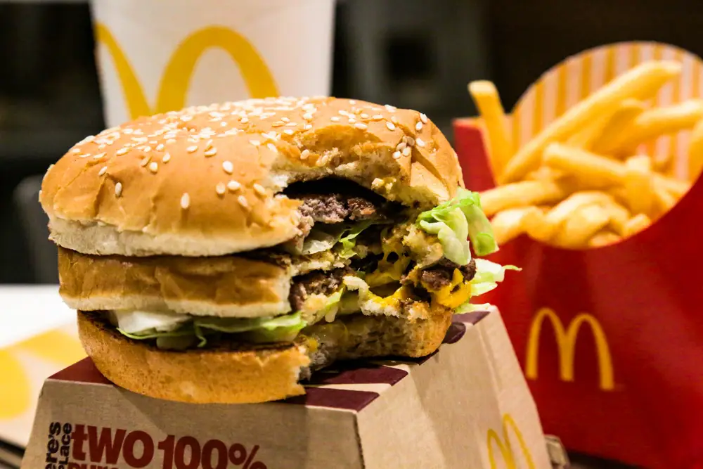 McDonald’s Burgers vs Carl’s Jr. Burgers