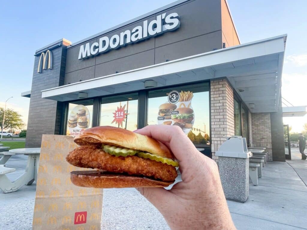 What’s-The-Difference-Between-A-McDonald’s-McCrispy-_-McChicken
