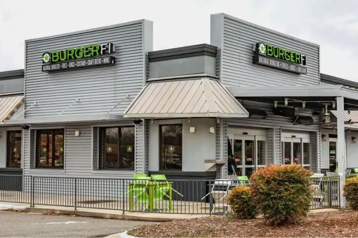 Burgerfi Restaurant