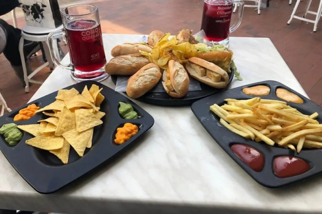 CervecerÃa 100 Montaditos Food