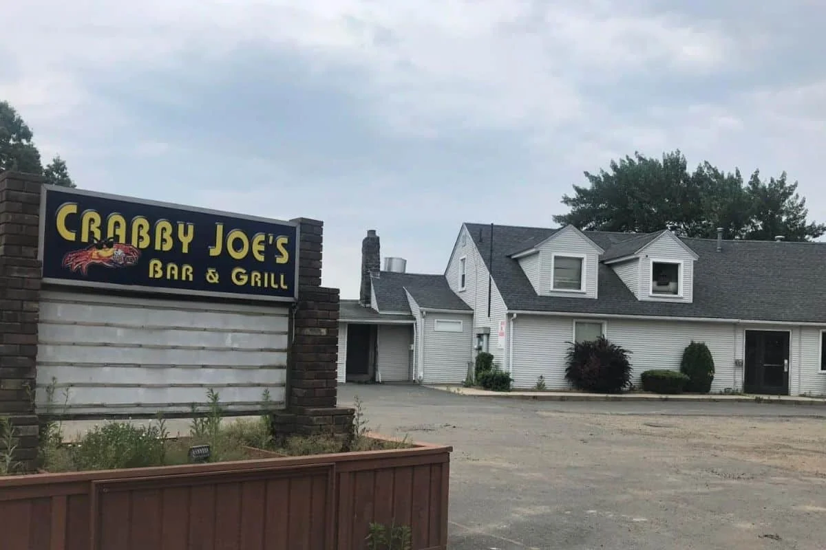 Crabby Joe’s Bar & Grill Restaurant
