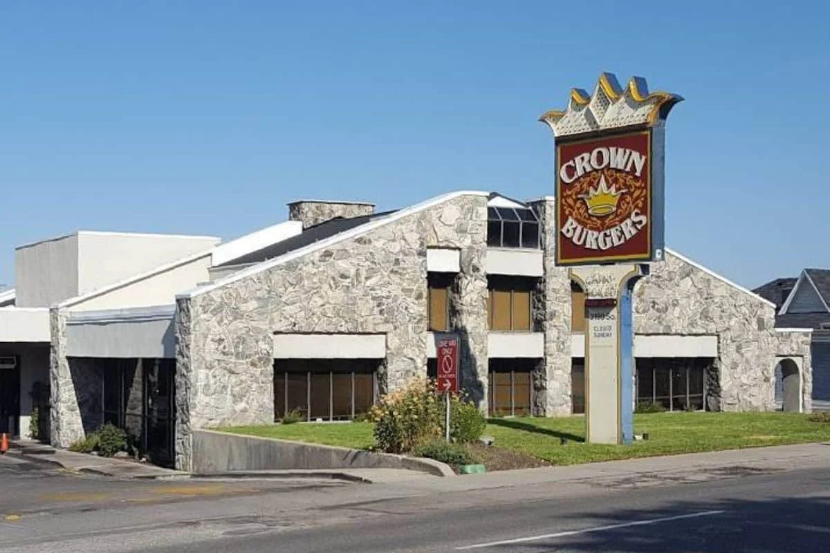 Crown Burgers Restaurant