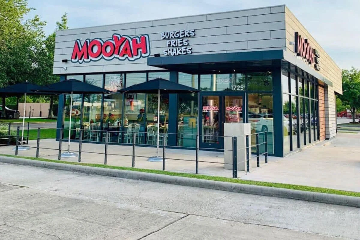 Mooyah Restaurant