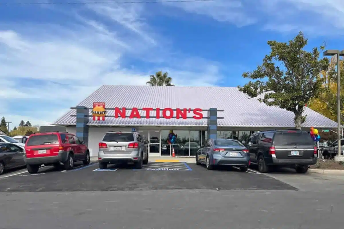 Nation's Giant Hamburgers Outlet