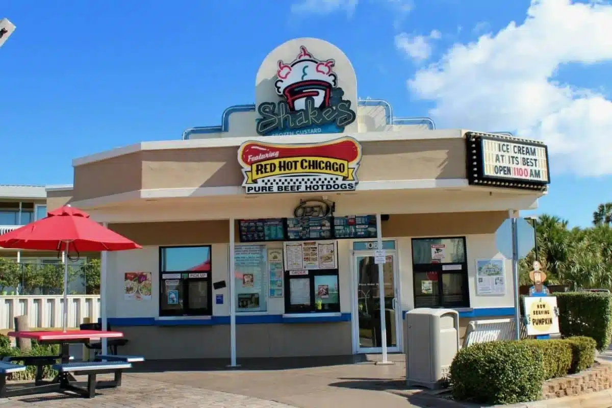 Shakes-Frozen-Custard-Restaurant