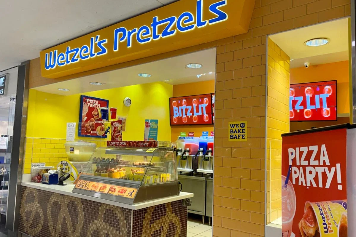 Wetzels Pretzels Outlet